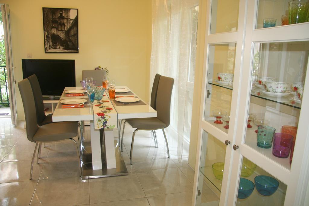 Sabina Apartments Omiš Habitación foto